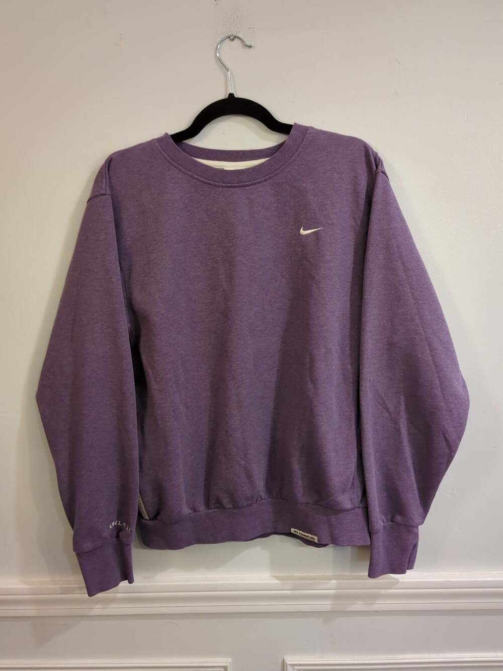 Nike Dry Standard Issue Crewneck Sweatshirt Purple zipper pocket